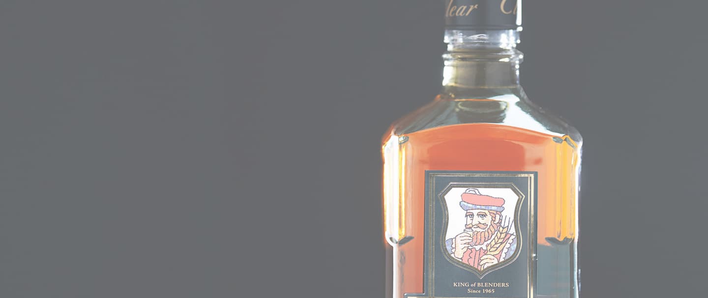 黒背景を入れて３灯で撮ったウイスキーボトル撮影（studio akegure）