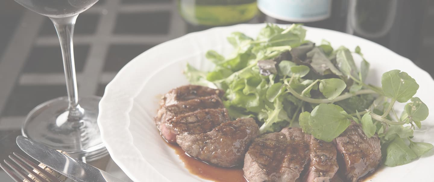 ガラステーブルを利用して1灯撮影（店舗）